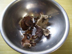 �����餲